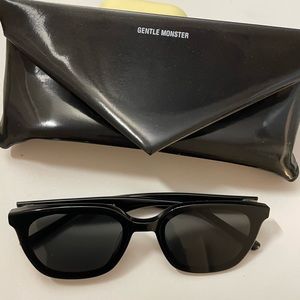 Gentle Monster Sunglasses Lilit 01 Black